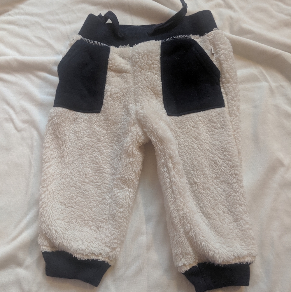 12-18 mon GAP Fleece Pajamas (Never Worn)